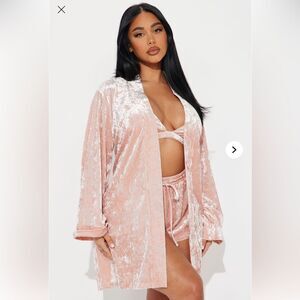 RACHEL VELVET LUXE PJ
ROBE SET